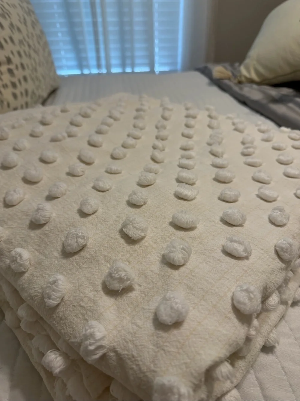 Soft White Pom-Pom Throw Blanket - Luxurious Cozy Layer